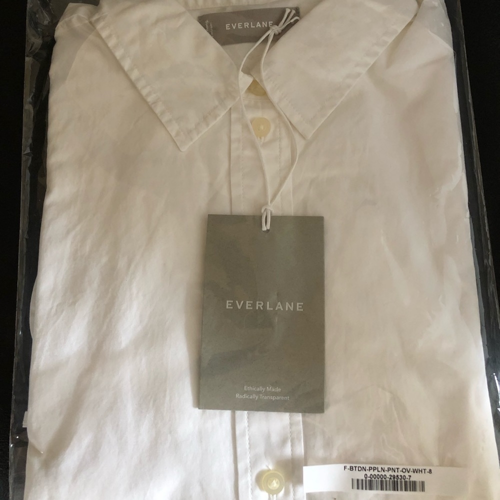 Everlane white button up shirt. Size 8 NBW